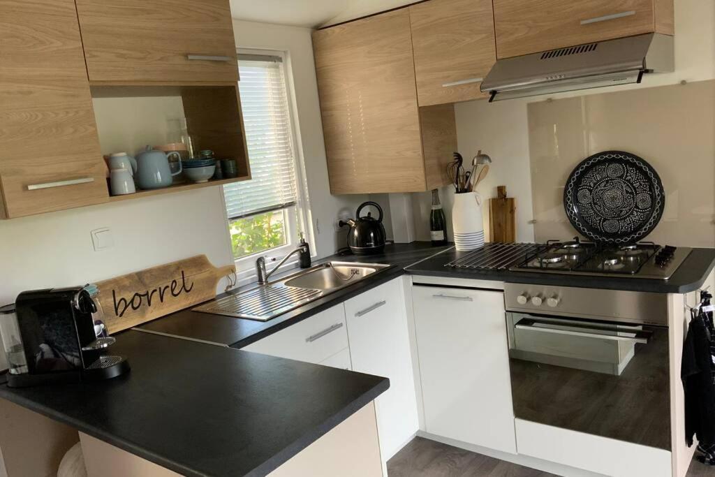 Chalet In Renesse Bagian luar foto