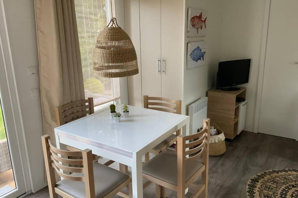 Chalet In Renesse Bagian luar foto